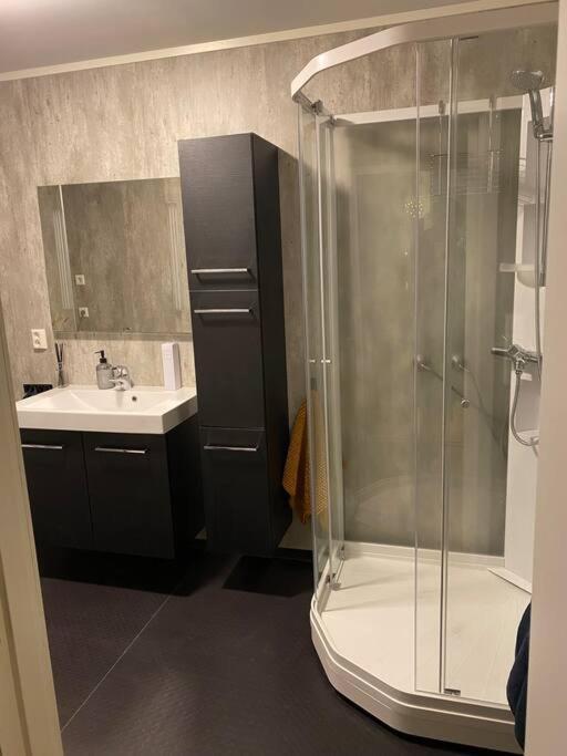 Aurora Apartment Very Close To Cable Car And Sherpatrappa Tromsø Buitenkant foto